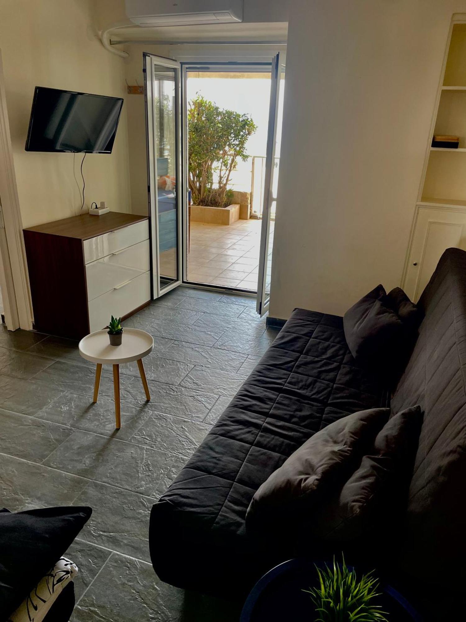 Sea La Vie - Beachfront Retreat Loutraki  Exterior photo